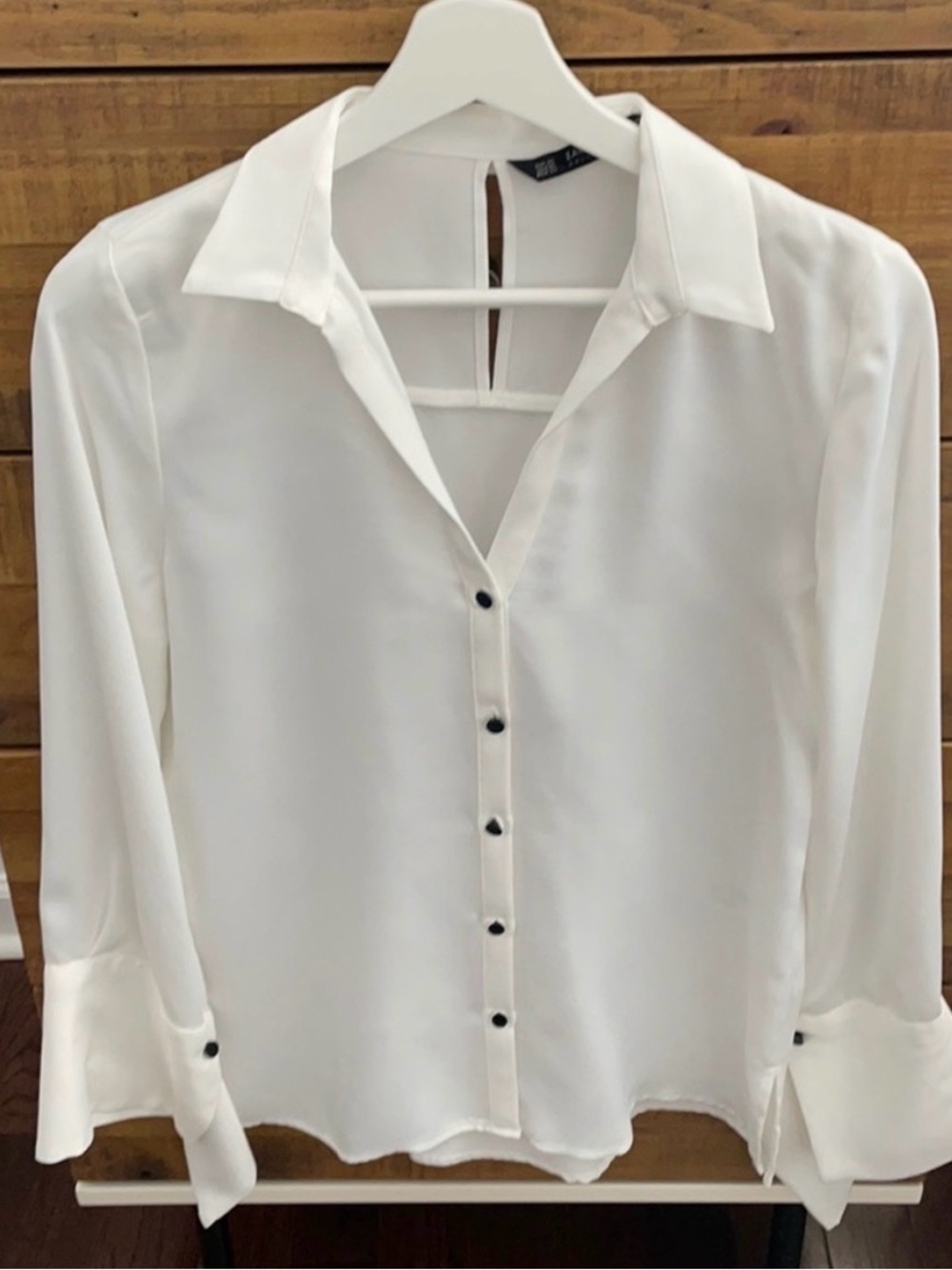 Zara White blouse with black button XS